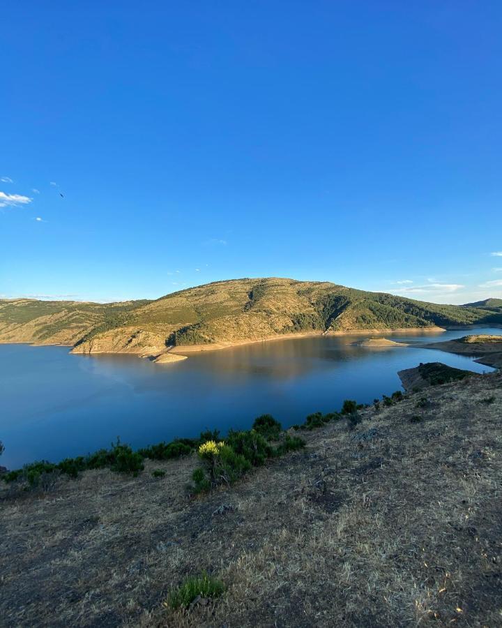 El Lago Cervera de Buitrago Exteriér fotografie